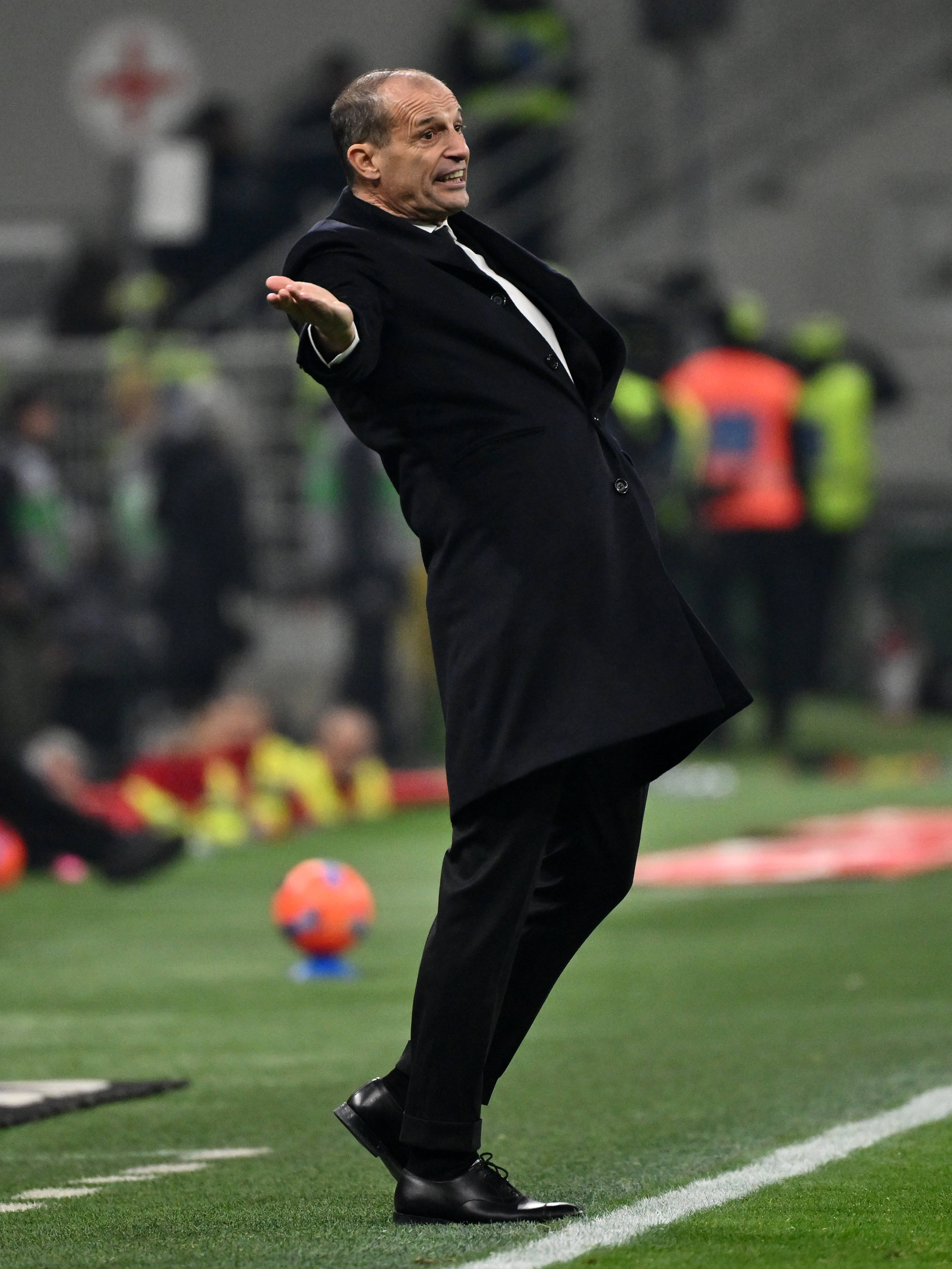 金年会入口-今夜拉齐奥备战意甲，单刀错失细节曝光，悬念犹存，数据趋势出现新变化(拉齐奥意甲冠军阵容)